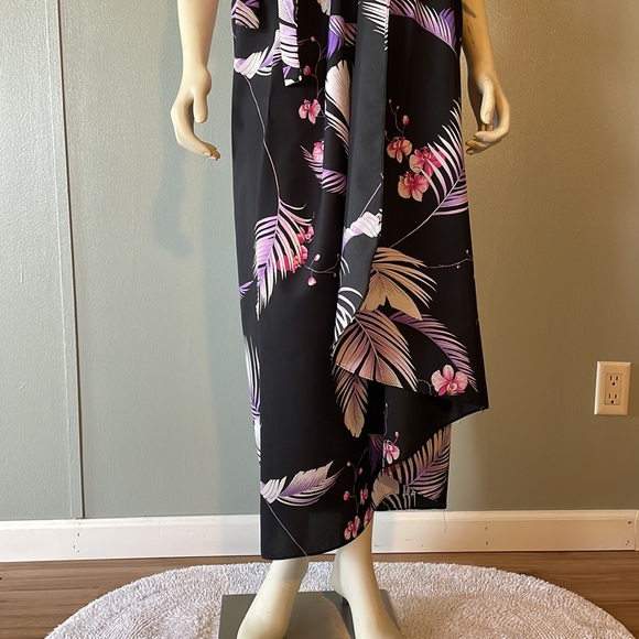 Helena’s floral, versatile, Hawaiian, beach cover up dress . - Picture 7 of 12